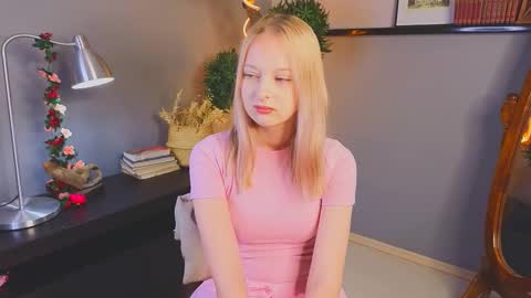 Kami online show from November 14, 3:38 am