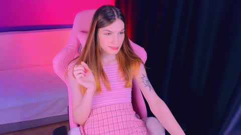 Snapshot of daria_rain chatting on December 21, 6:09 am Daria ---- online show from December 21, 6:09 am