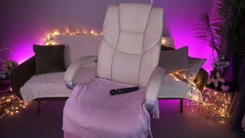 dariadelly online show from May 26, 2:24 pm