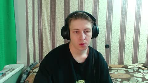 darienlarge online show from October 22, 3:40 am