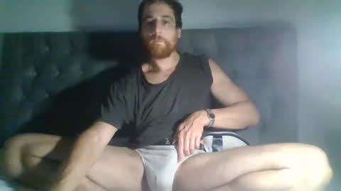 Snapshot of dariensur chatting on February 10, 11:34 pm Darien online show from February 10, 11:34 pm