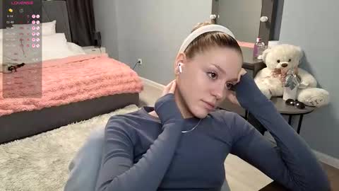 Snapshot of darilboom chatting on September 28, 1:27 pm darilboom online show from September 28, 1:27 pm