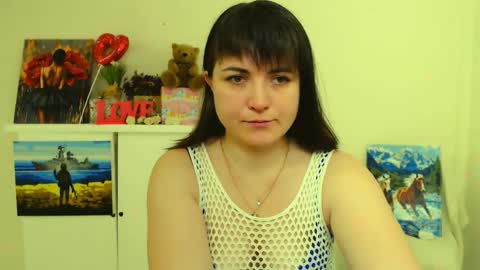 Snapshot of darina_m_ chatting on February 22, 5:19 am Darina online show from February 22, 5:19 am