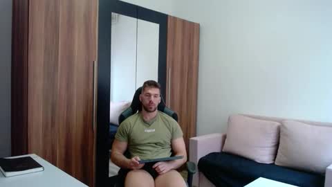 darius_94 online show from April 23, 4:46 am