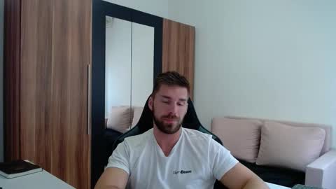 darius_94 online show from May 9, 10:42 am