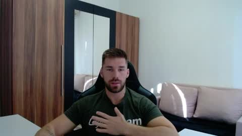 darius_94 online show from May 20, 5:57 am