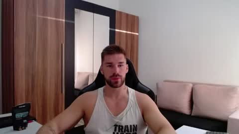 Snapshot of darius_94 chatting on June 29, 3:57 am darius_94 online show from June 29, 3:57 am