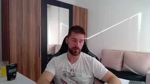 Snapshot of darius_94 chatting on July 14, 5:12 am darius_94 online show from July 14, 5:12 am