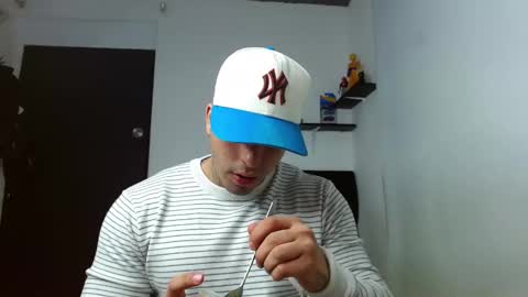 Darius Phoenix  online show from December 1, 10:15 pm