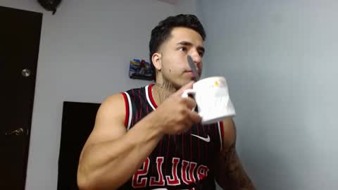 Darius Phoenix  online show from February 9, 8:24 pm