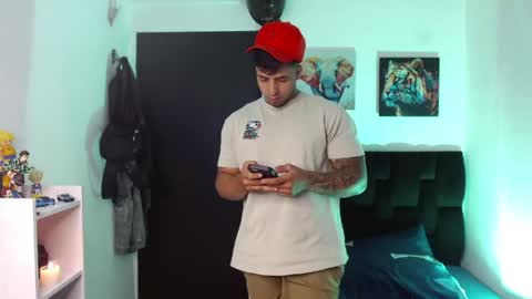 Darius Phoenix  online show from April 24, 6:32 pm