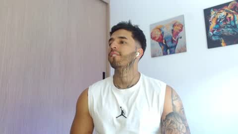 Darius Phoenix  online show from June 22, 5:10 pm