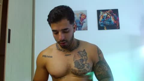 Darius Phoenix  online show from July 3, 5:19 pm