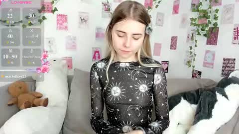 Ester online show from June 17, 11:23 am