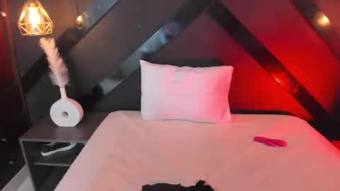 M I K A E L A online show from January 8, 9:55 pm