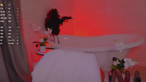 Snapshot of dark_lola_ chatting on June 19, 2:16 am Lola online show from June 19, 2:16 am