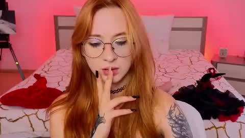 Snapshot of dark_lola_ chatting on June 26, 2:16 am Lola online show from June 26, 2:16 am