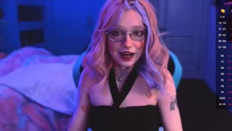 Snapshot of dark_lucious chatting on February 14, 5:53 pm Lucious Foijieh online show from February 14, 5:53 pm