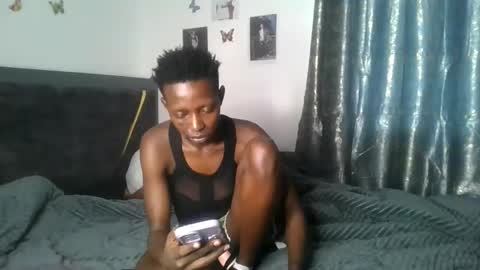 Snapshot of dark_mellanin chatting on May 26, 8:21 am dark_mellanin online show from May 26, 8:21 am