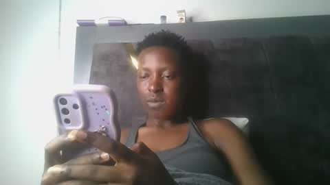 Snapshot of dark_mellanin chatting on May 31, 8:43 am dark_mellanin online show from May 31, 8:43 am