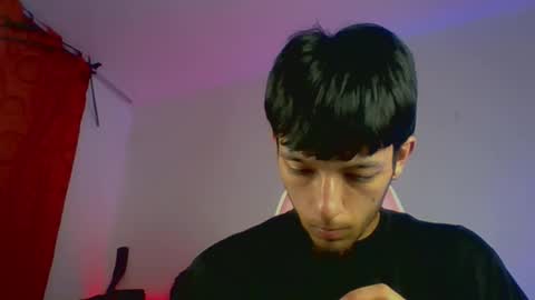 Snapshot of dark_rosse1 chatting on February 23, 11:02 pm rosse online show from February 23, 11:02 pm