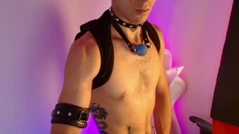 Snapshot of dark_rosse1 chatting on March 27, 8:41 pm rosse online show from March 27, 8:41 pm