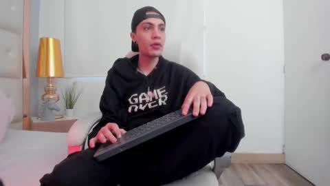 dark_sun333 online show from November 23, 8:08 pm