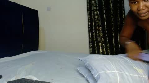 Snapshot of dark_tiffany chatting on December 19, 6:48 pm Tiff online show from December 19, 6:48 pm