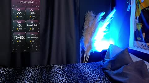 Snapshot of dark_vamp_ chatting on December 19, 3:40 am Vamp online show from December 19, 3:40 am