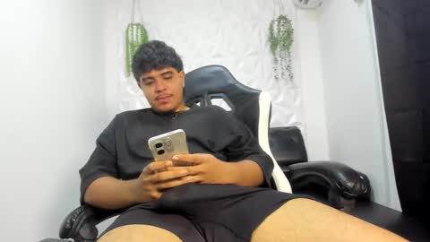 darkalphax01 online show from March 12, 6:03 pm