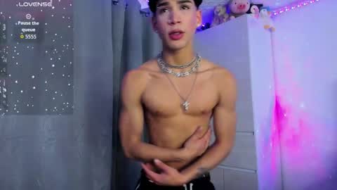 Snapshot of darkboy26_ chatting on September 24, 4:16 am Blake online show from September 24, 4:16 am