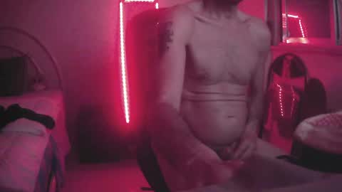 Snapshot of darkdance chatting on February 16, 9:27 pm freak soul online show from February 16, 9:27 pm