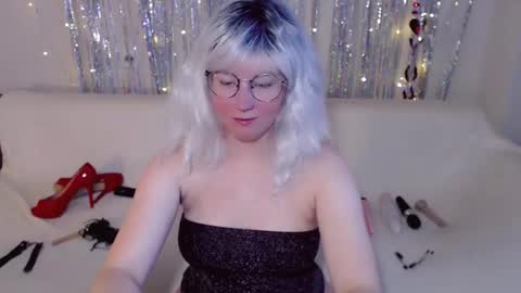 Kelly online show from November 8, 6:02 am