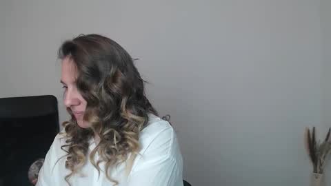 Anna online show from November 1, 6:43 pm