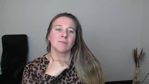 Anna online show from November 7, 7:58 pm