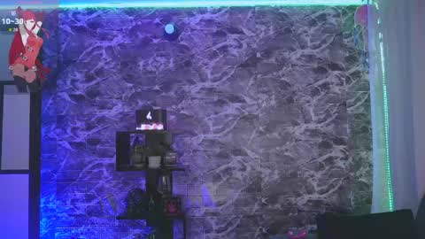 Snapshot of darkly_waxx chatting on May 29, 3:43 pm New account. Help me reach 100 thumbs up online show from May 29, 3:43 pm