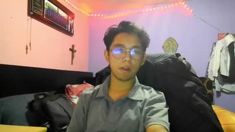 Snapshot of darknex_ chatting on June 30, 12:33 am Jose Ian online show from June 30, 12:33 am