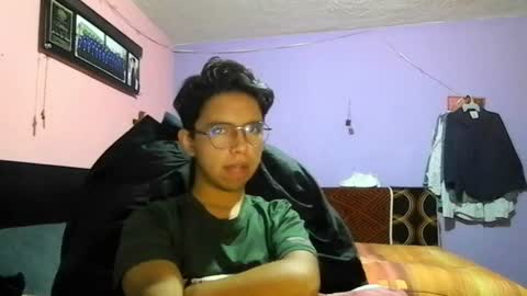 Snapshot of darknex_ chatting on July 12, 7:32 am Jose Ian online show from July 12, 7:32 am