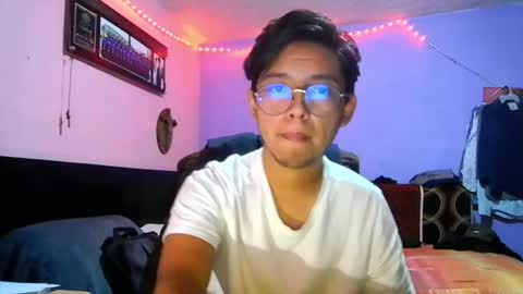 Snapshot of darknex_ chatting on July 18, 6:28 am Jose Ian online show from July 18, 6:28 am
