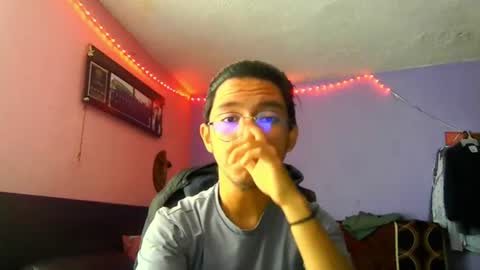 Snapshot of darknex_ chatting on July 23, 7:34 pm Jose Ian online show from July 23, 7:34 pm