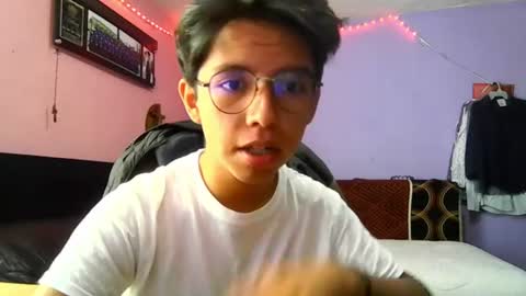 Snapshot of darknex_ chatting on July 27, 10:50 pm Jose Ian online show from July 27, 10:50 pm