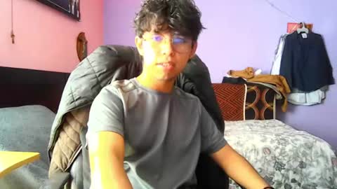 Snapshot of darknex_ chatting on August 4, 9:50 pm Jose Ian online show from August 4, 9:50 pm