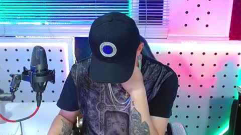 DARKO0717 online show from January 18, 11:30 pm