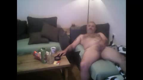 Snapshot of darko9504265 chatting on September 30, 4:28 am darko9504265 online show from September 30, 4:28 am