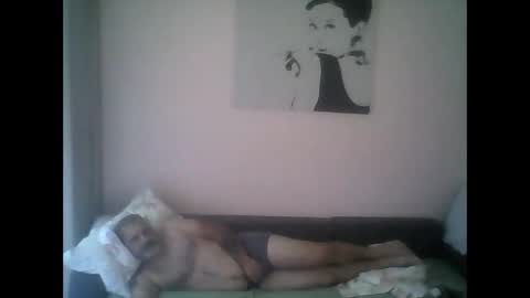 Snapshot of darko9504265 chatting on May 31, 8:10 am darko9504265 online show from May 31, 8:10 am