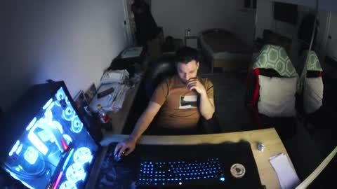 darkschneider_ online show from February 17, 11:31 pm