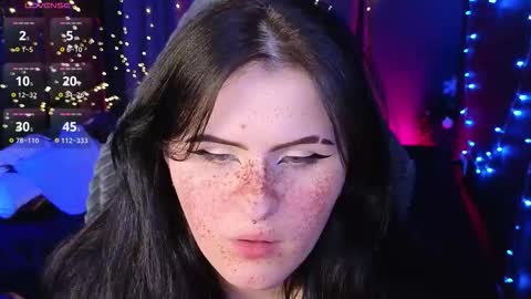 Snapshot of darksh1ne chatting on December 17, 8:48 pm Shine online show from December 17, 8:48 pm