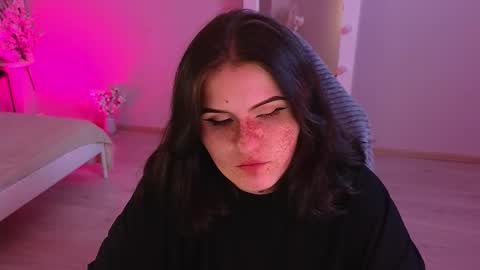 Shine online show from February 4, 9:09 pm