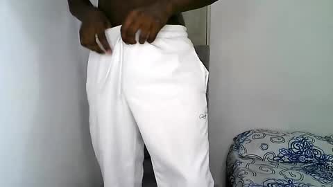 Snapshot of darktemp_ chatting on December 20, 3:35 am Darktemp online show from December 20, 3:35 am