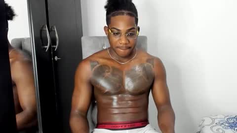 Snapshot of darktemp_ chatting on March 4, 11:27 am Darktemp online show from March 4, 11:27 am